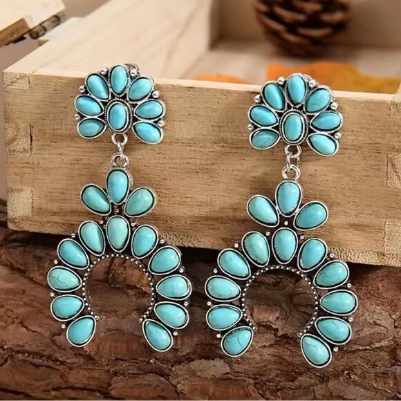 Western Style Turquoise Drop Earrings - Picture 2 of 4